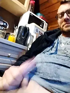 Snapshot of tomee83 chatting on 11.20.25 tomee83 online show from 11.20.25