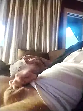 Snapshot of tomee83 chatting on 11.30.25 tomee83 online show from 11.30.25