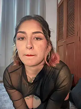 Snapshot of Rae_Lil_White chatting on 01.02.25 Rae Lil White online show from 01.02.25