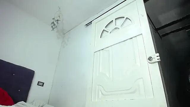 Squirter pussybomb online show from 05.16.26