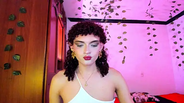 Snapshot of lucianromero chatting on 11.28.25 lucianromero online show from 11.28.25