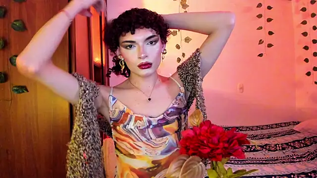 Snapshot of lucianromero chatting on 12.14.25 lucianromero online show from 12.14.25