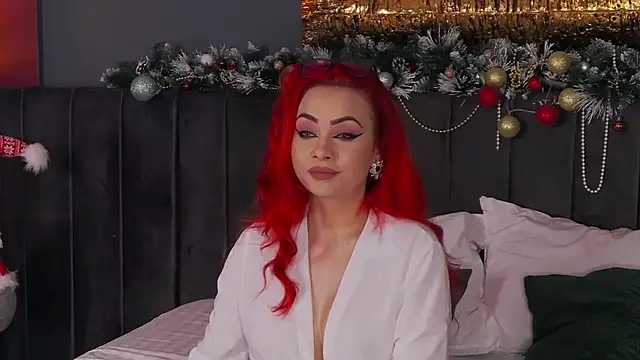 Snapshot of Emmelyn chatting on 12.05.25 Emmelyn online show from 12.05.25