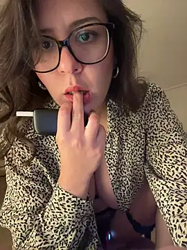 Snapshot of Its_Jade chatting on 10.23.25 Its Jade online show from 10.23.25