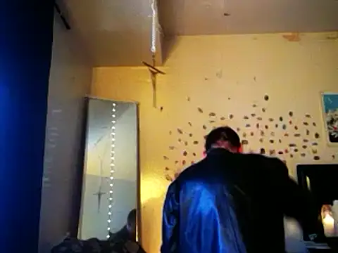 Snapshot of DaddyQuimHot chatting on 12.14.24 DaddyQuimHot online show from 12.14.24