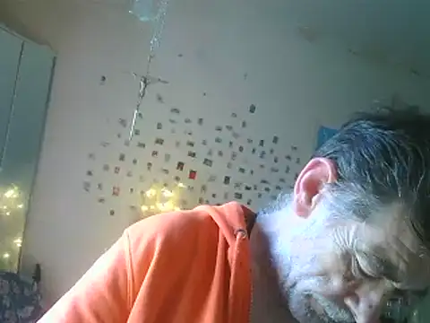 Snapshot of DaddyQuimHot chatting on 02.06.25 DaddyQuimHot online show from 02.06.25