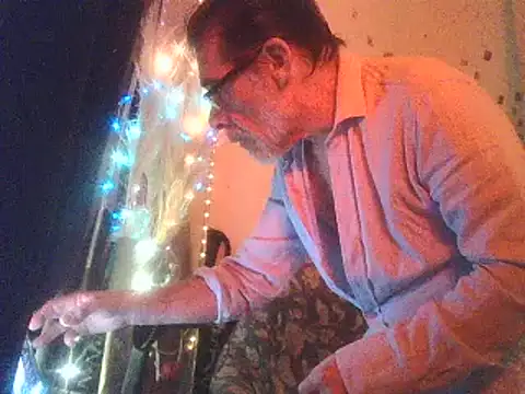 Snapshot of DaddyQuimHot chatting on 03.23.25 DaddyQuimHot online show from 03.23.25