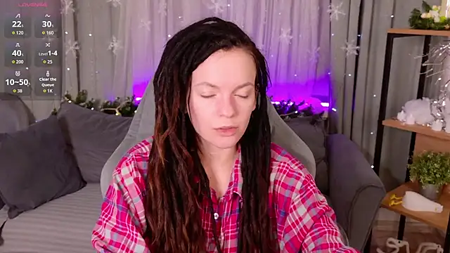 Snapshot of CoreyJane chatting on 12.19.25 CoreyJane online show from 12.19.25