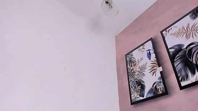 Snapshot of DahianaLincoln chatting on 10.28.25 DahianaLincoln online show from 10.28.25