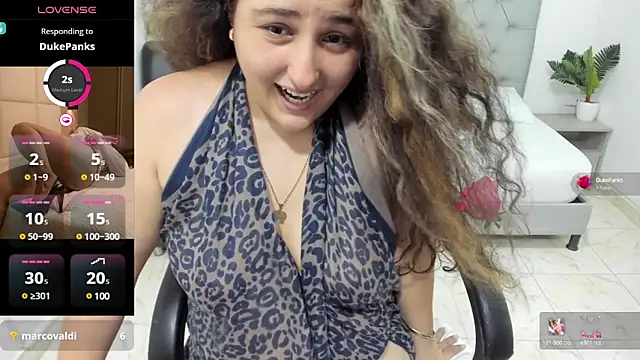 Snapshot of niraksil chatting on 01.28.25 niraksil online show from 01.28.25