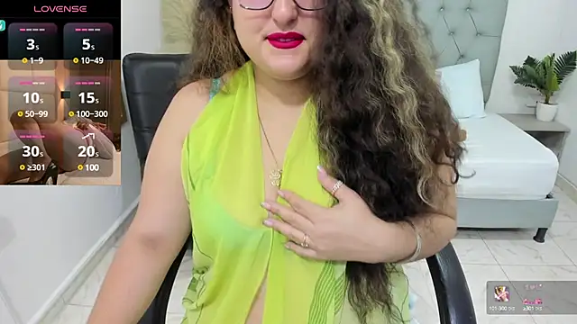 Snapshot of niraksil chatting on 01.29.25 niraksil online show from 01.29.25