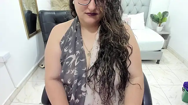 Snapshot of niraksil chatting on 02.08.25 niraksil online show from 02.08.25