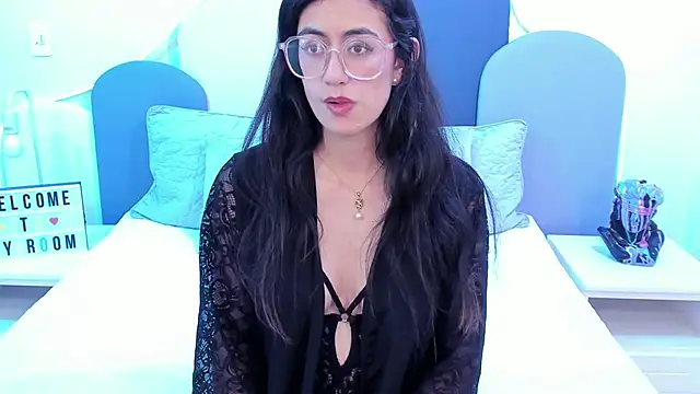 SophieGomez22 online show from 02.02.25