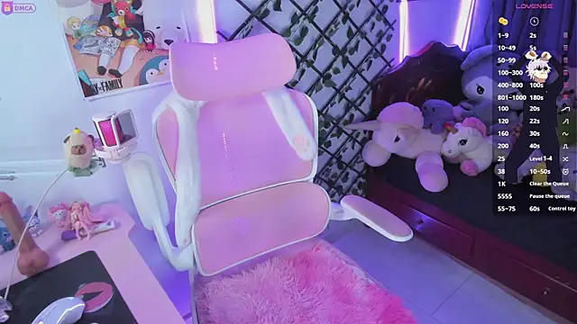 Snapshot of MaddyFooxx chatting on 09.19.25 MaddyFooxx online show from 09.19.25