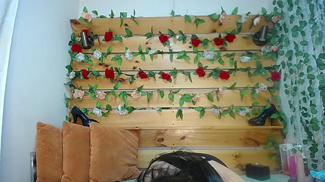 daniela casallas  online show from 02.03.25