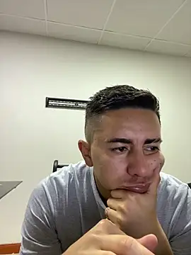 Snapshot of DanielGomez9 chatting on 12.09.24 DanielGomez9 online show from 12.09.24