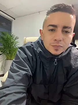 Snapshot of DanielGomez9 chatting on 01.09.25 DanielGomez9 online show from 01.09.25