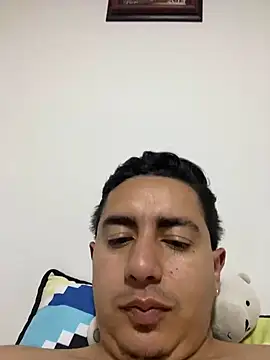 Snapshot of DanielGomez9 chatting on 03.22.25 DanielGomez9 online show from 03.22.25