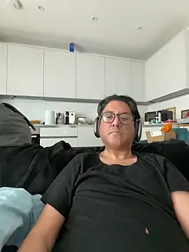 Snapshot of Robin007 chatting on 03.12.25 Robin007 online show from 03.12.25