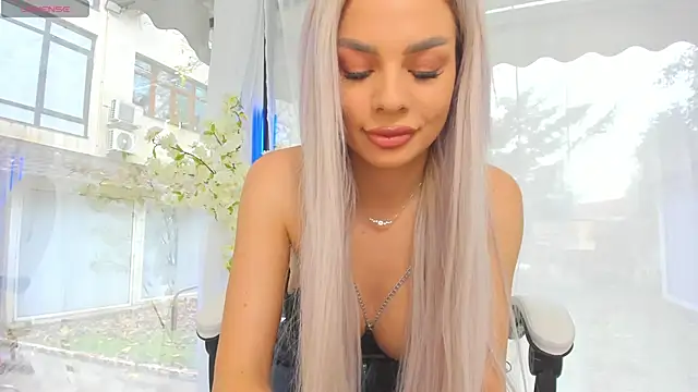 Snapshot of Russian_Ava chatting on 11.16.25 Russian Ava online show from 11.16.25