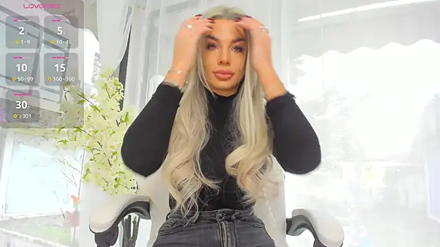 Snapshot of Russian_Ava chatting on 12.14.25 Russian Ava online show from 12.14.25