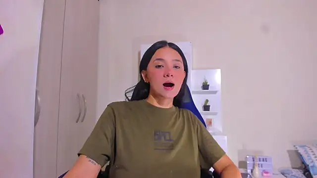 Snapshot of anny_vittar chatting on 02.05.25 anny vittar online show from 02.05.25