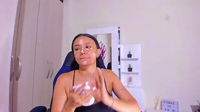 Snapshot of anny_vittar chatting on 03.06.25 anny vittar online show from 03.06.25