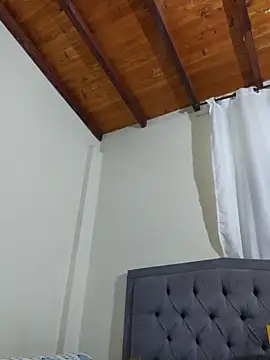 Snapshot of anny_vittar chatting on 09.18.25 anny vittar online show from 09.18.25