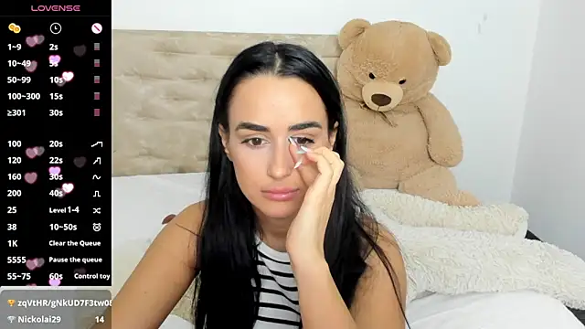 Snapshot of DarcieJane chatting on 12.04.24 DarcieJane online show from 12.04.24