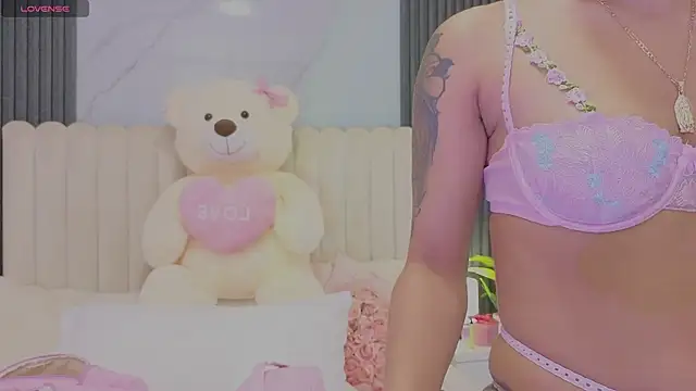 Snapshot of Madiee_Rhea chatting on 06.16.26 Madiee Rhea online show from 06.16.26