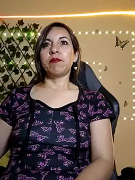 Lady breaks hearts online show from 10.06.25