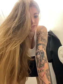 Snapshot of Holy_Tereza chatting on 09.24.25 Holy Tereza online show from 09.24.25