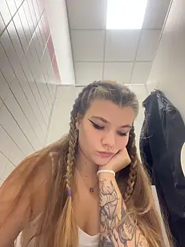 Snapshot of Holy_Tereza chatting on 11.02.25 Holy Tereza online show from 11.02.25