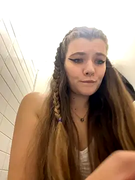 Snapshot of Holy_Tereza chatting on 11.14.25 Holy Tereza online show from 11.14.25