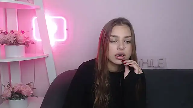 MilanaAngelAs online show from 10.18.25