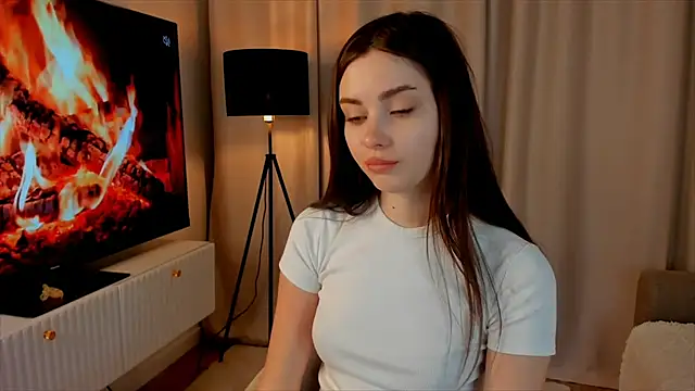 Snapshot of CarmenMoore26 chatting on 03.17.25 CarmenMoore26 online show from 03.17.25