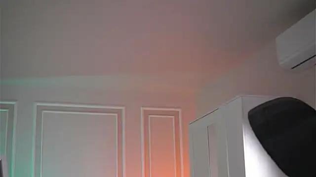 Snapshot of EvaZane chatting on 12.14.25 EvaZane online show from 12.14.25