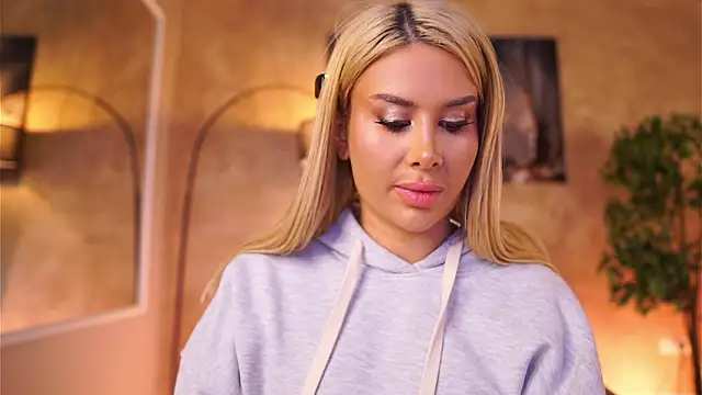 Snapshot of EvaZane chatting on 02.27.26 EvaZane online show from 02.27.26