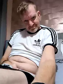 Snapshot of No-ties-fk chatting on 12.31.24 No-ties-fk online show from 12.31.24