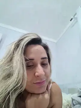 Snapshot of annamell chatting on 02.18.26 annamell online show from 02.18.26