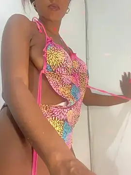 Snapshot of Shhainaysweet chatting on 03.22.25 Shhainaysweet online show from 03.22.25