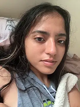 Snapshot of ViolettaSummer chatting on 11.08.25 ViolettaSummer online show from 11.08.25