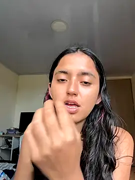 Snapshot of ViolettaSummer chatting on 11.15.25 ViolettaSummer online show from 11.15.25