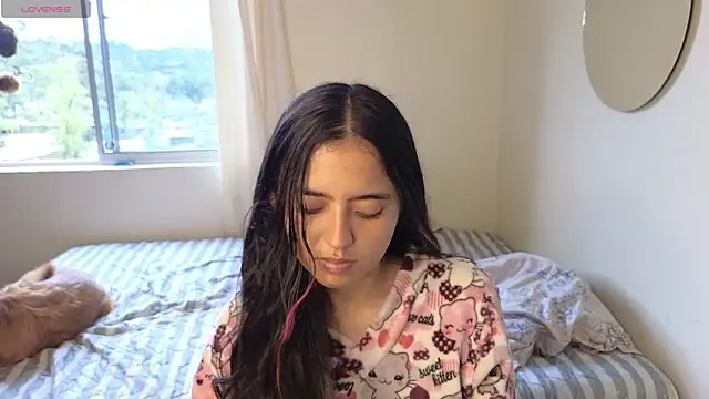 Snapshot of ViolettaSummer chatting on 11.16.25 ViolettaSummer online show from 11.16.25