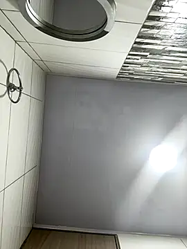 Snapshot of ViolettaSummer chatting on 12.20.25 ViolettaSummer online show from 12.20.25