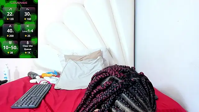 Snapshot of Lorena_Hawkins chatting on 02.11.25 Lorena Hawkins online show from 02.11.25