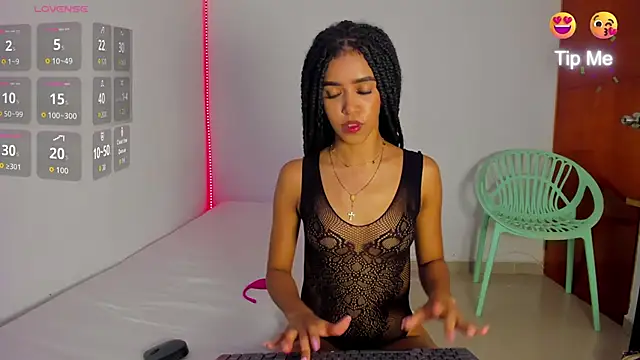 Snapshot of Lorena_Hawkins chatting on 09.23.25 Lorena Hawkins online show from 09.23.25