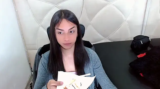 Snapshot of Dollbehavior_ chatting on 12.14.24 Dollbehavior online show from 12.14.24