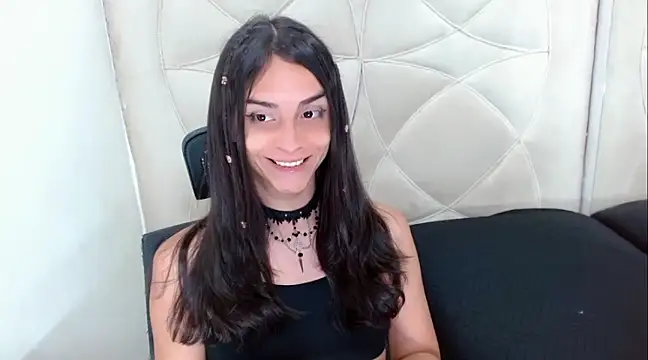 Snapshot of Dollbehavior_ chatting on 01.22.25 Dollbehavior online show from 01.22.25