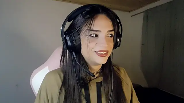 Snapshot of Dollbehavior_ chatting on 01.08.26 Dollbehavior online show from 01.08.26